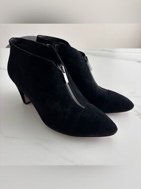 Corso Como Black Suede Pointed-Toe Ankle Booties with Front Zip sz 10